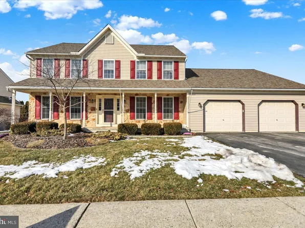 37 Pennwood Dr, Morgantown, PA 19543