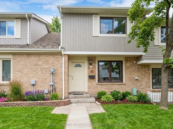 98 Falconer Dr #41, Mississauga, ON L5N 1Y2