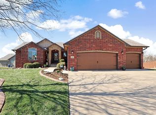 12616 E Cherry Creek Ct, Wichita, KS 67207