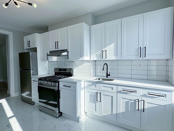 5th image of 355 8th St APT 5
