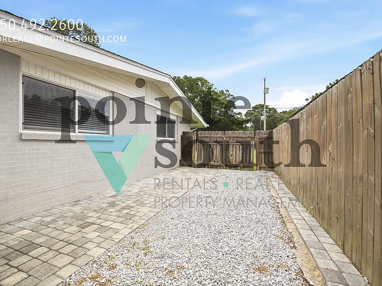 302 Loruna Dr — Photo 34