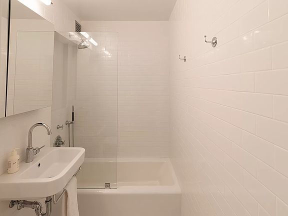 4th image of 360 W 22nd St APT 7P