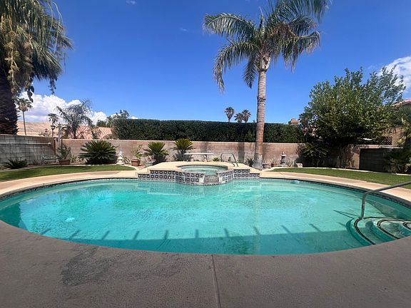 2nd image of 28120 Avenida Maravilla
