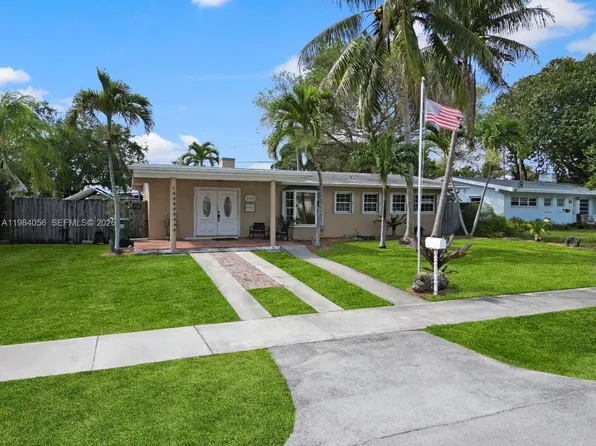 9365 Jamaica Dr, Cutler Bay, FL 33189