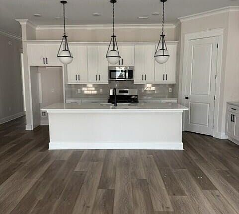 4th image of 2909 W 27th Ct