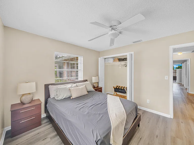 1350 Riverside Cir #2 — Photo 30