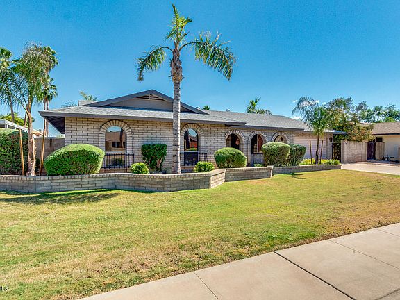 3rd image of 1145 E Magdalena Dr