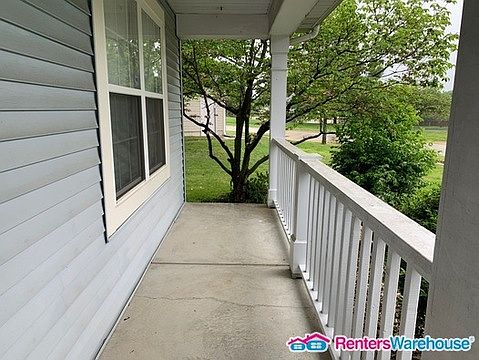 2nd image of 1826 Charleston Estates Dr