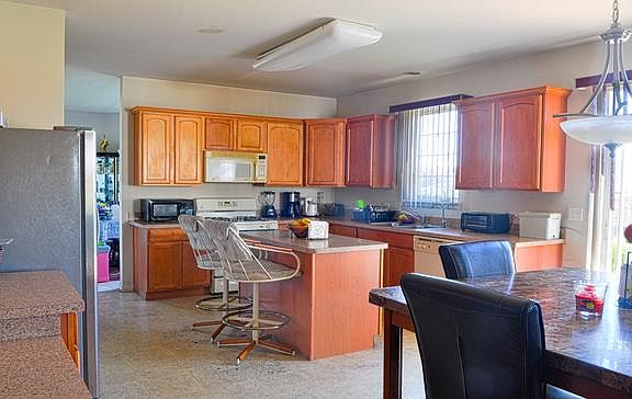 5th image of 21144 S Meadowview Ln