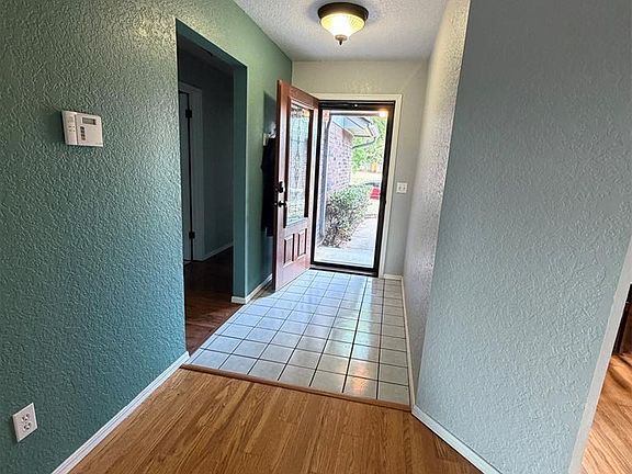 3rd image of 1017 Blue Ridge Dr