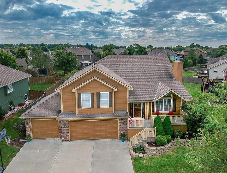 1st image of 319 Eagle Glen Dr