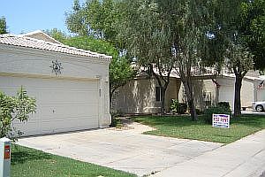 1st image of 1334 E Parkside Dr