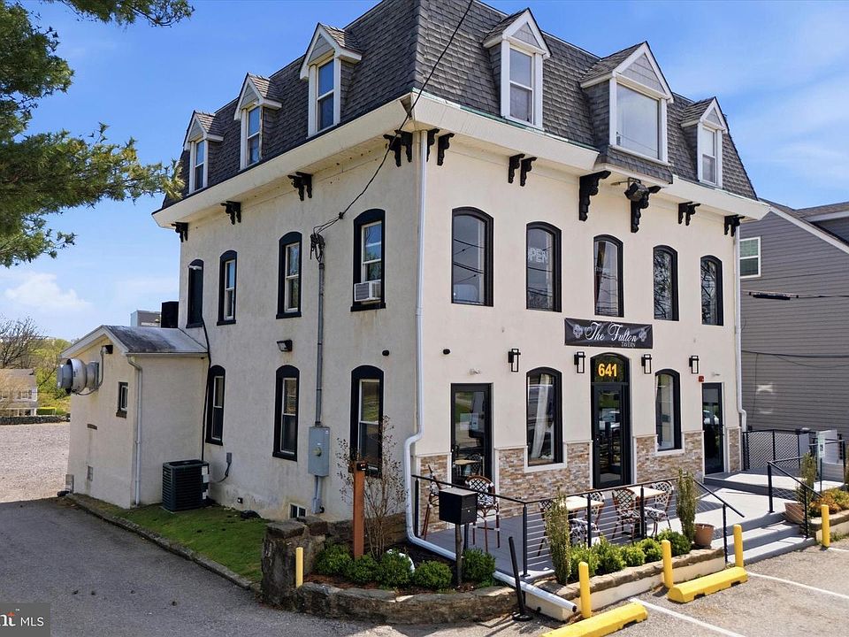 1st image of 641 Old Elm St