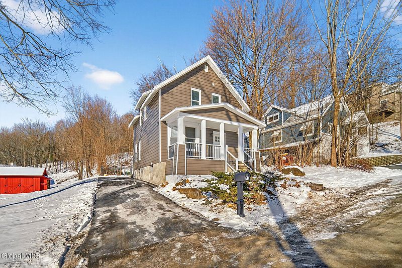 3rd image of 41 Atlantic Avenue