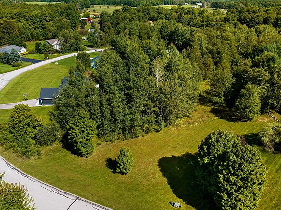 3rd image of 846 Shamrock Ln