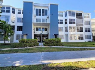 E204-1351 NE 191st St #E204, Miami, FL 33179