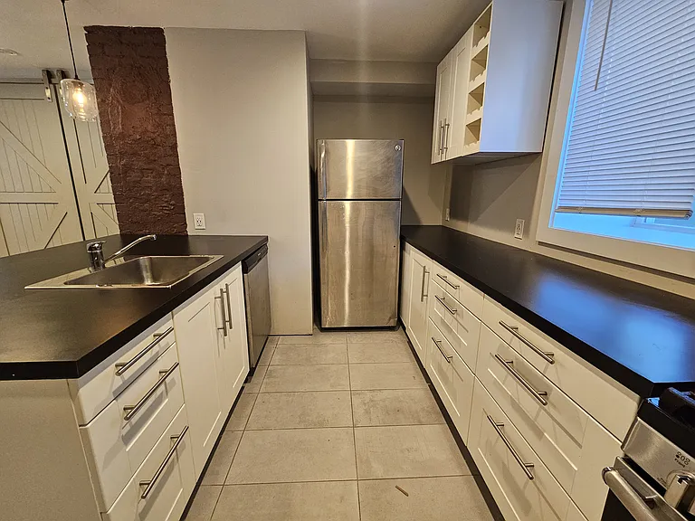 1677 State St #1B — Photo 9