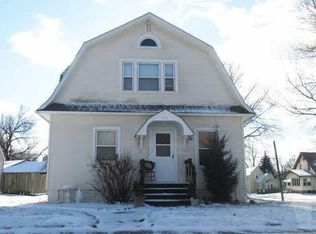 802 7th St, Sheldon, IA 51201