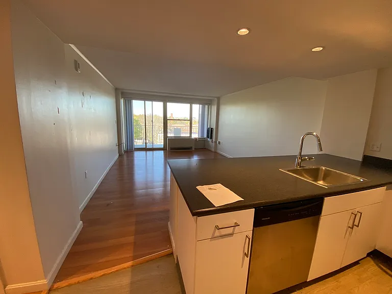 285 Harvard St #307 — Photo 10