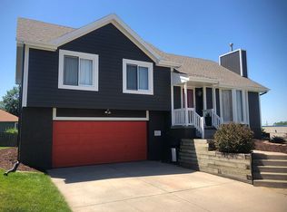 10621 Curtis Ave, Omaha, NE 68134