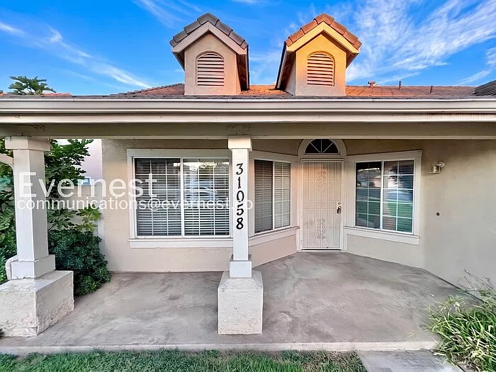 3 bed, 2.0 bath, 1632 sqft, $3,000 — Photo 2