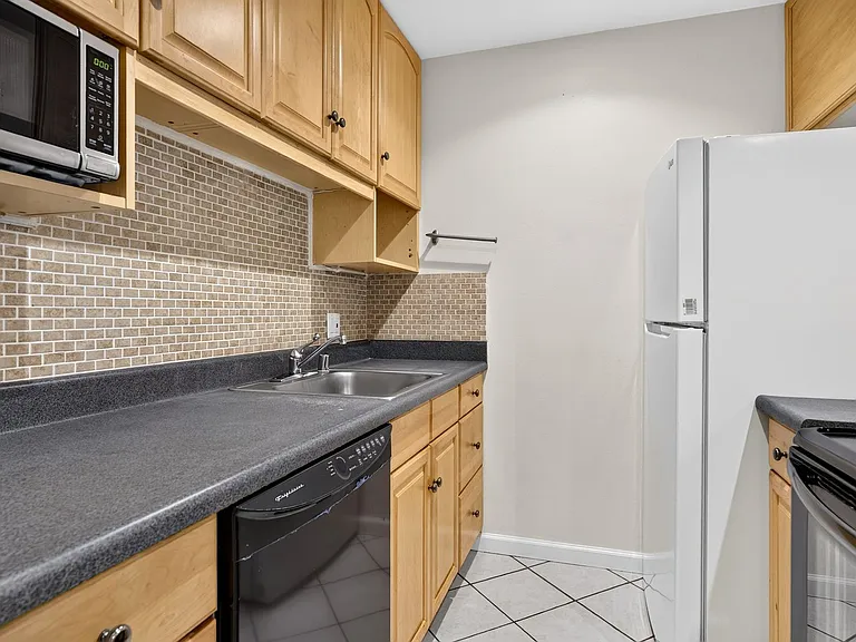 410 N Civic Dr #315 — Photo 13