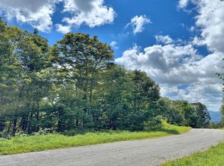 9 Holiday Ln, Whitetop, VA 24292