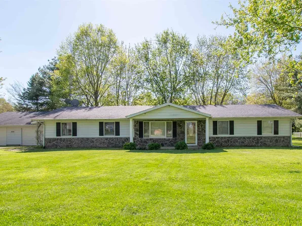 8783 E Circle Dr, Kendallville, IN 46755