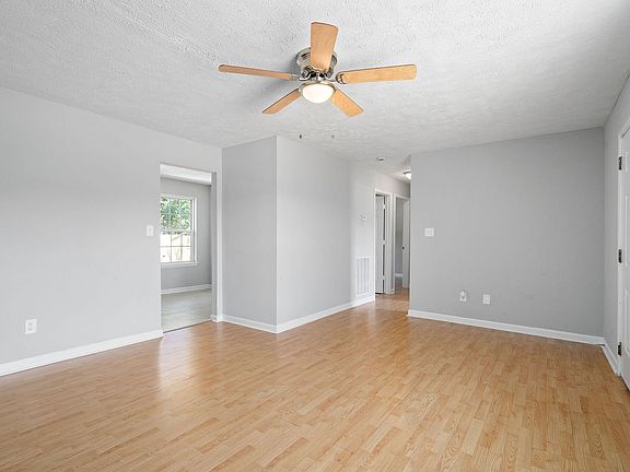 3rd image of 419 Eddy St