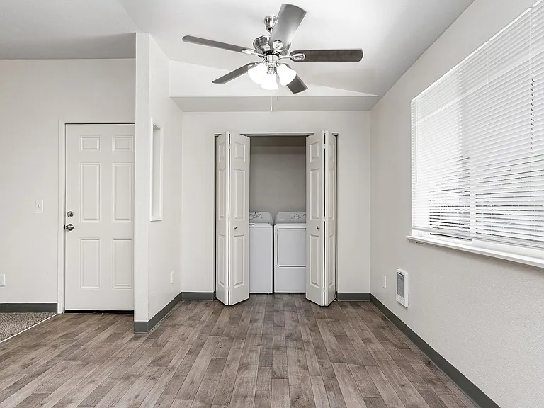 Erin Court Apartments - Call today for a tour ! — Photo 21