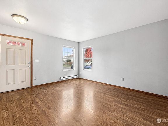 3rd image of 9941 Dragt Street SE