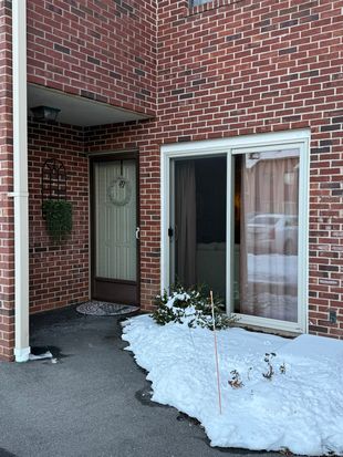 279 Redstone Hill Road APT 49, Bristol, CT 06010