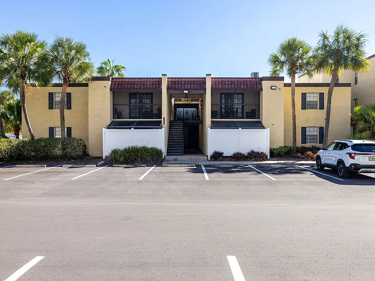 106 Alameda Ct #240 — Photo 34