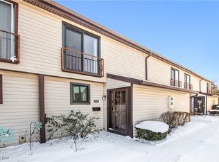 7436 Pine River Ct #C52, Middleburg Heights, OH 44130