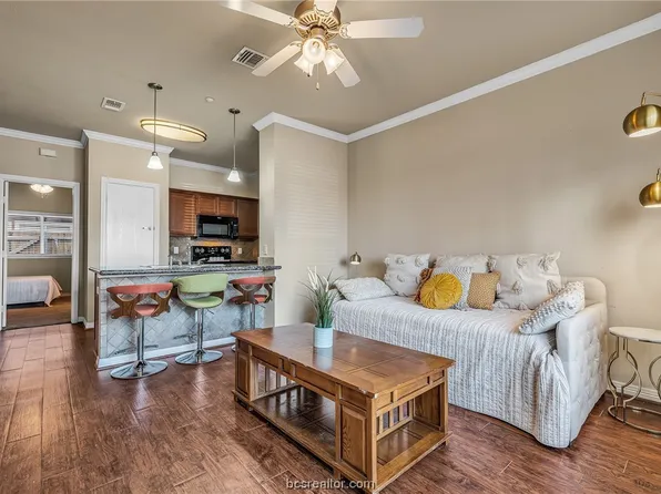 1198 Jones Butler Rd APT 2804, College Station, TX 77840