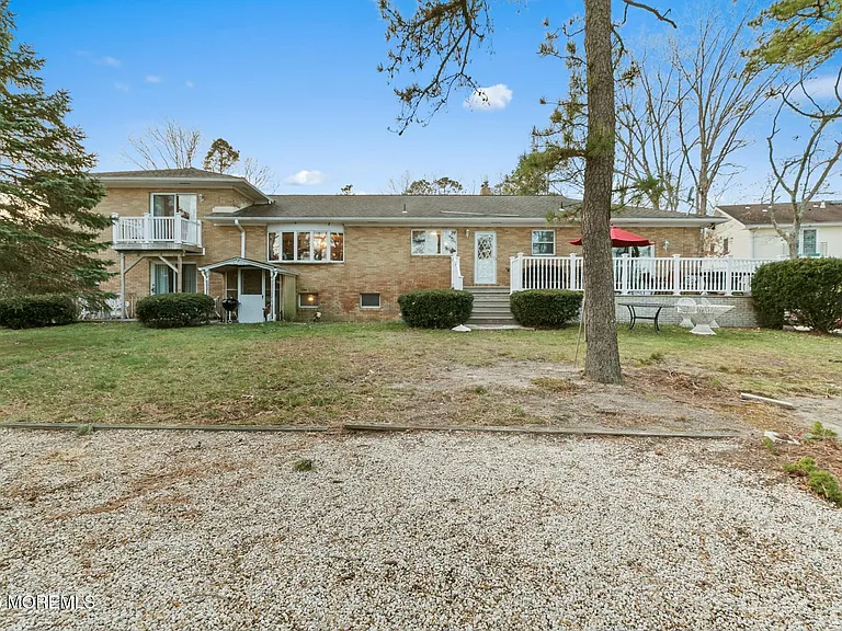 399 Golfview Dr — Photo 9