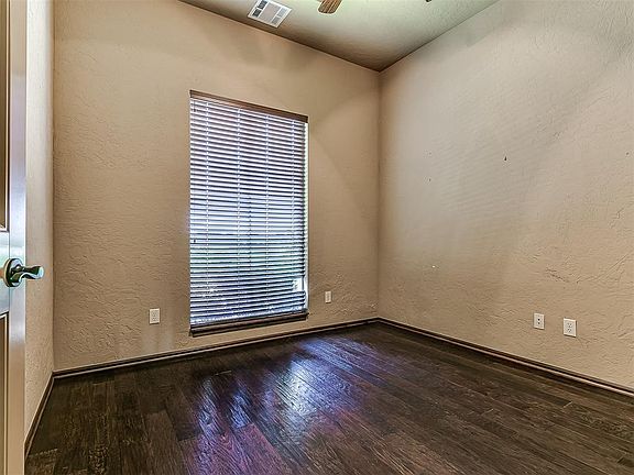 5th image of 2805 SW 97th St