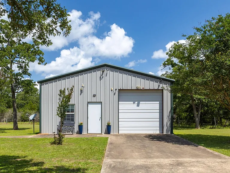 1072 Papenberg Ln — Photo 4