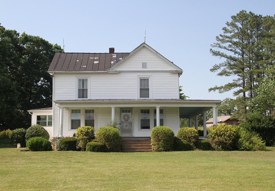 3629 Smith Mountain Lake Pkwy, Huddleston, VA 24104 Zillow