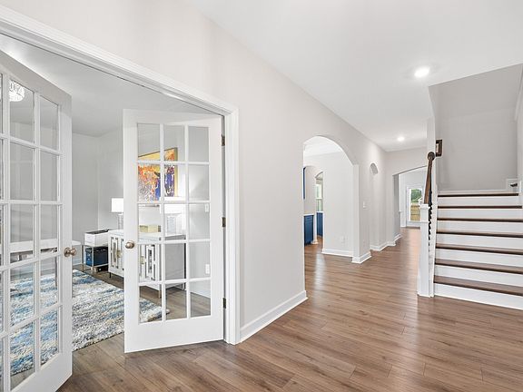 5th image of 1012 Whispering Creek Ct