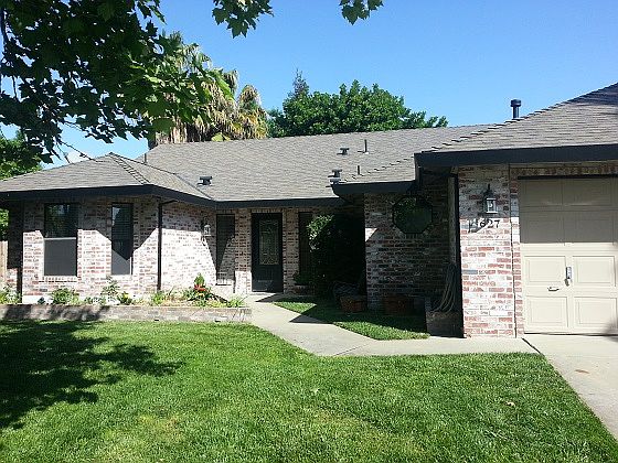 1st image of 627 Holly Ct