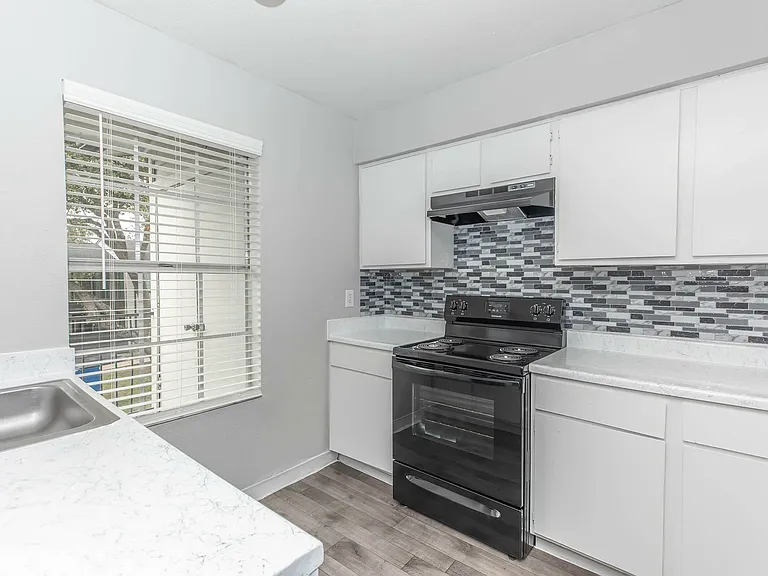 Redstone Vista Apartments — Photo 11