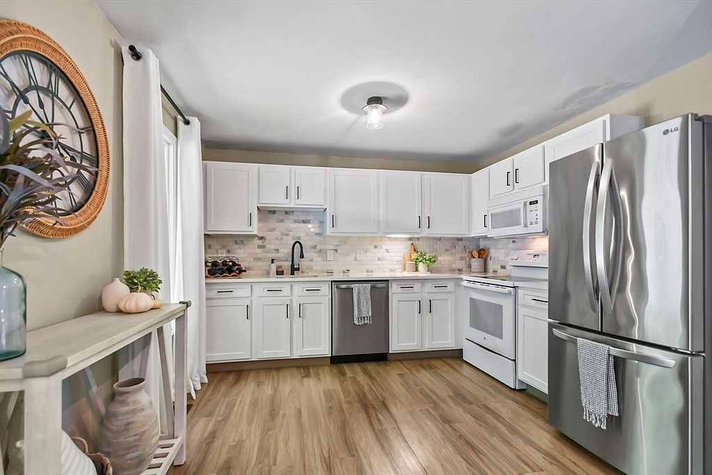 40 Country Hill Ln, Haverhill, MA 01832 | Zillow