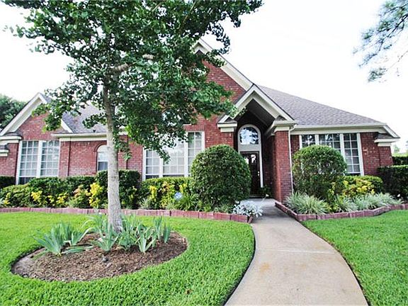 2nd image of 1907 Cloverfield Dr