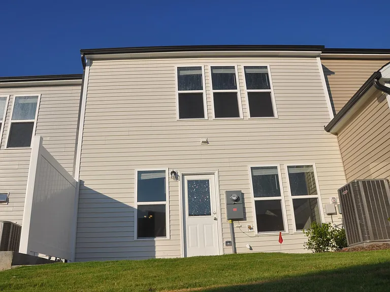 611 Bucknell Way — Photo 22