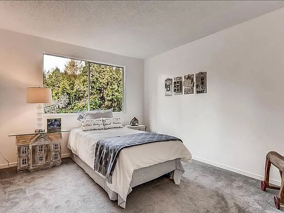 4th image of 18222 NE 31st St