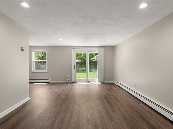 5th image of 54 Decarolis Dr Unit 54