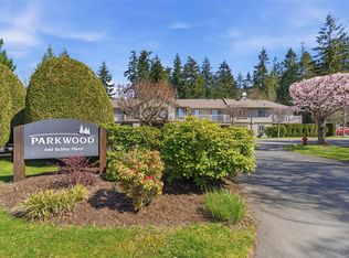 440 Schley Pl #203, Qualicum Beach, BC