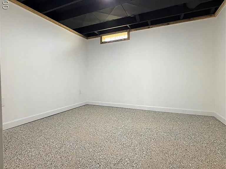 25647 Hanover St — Photo 23