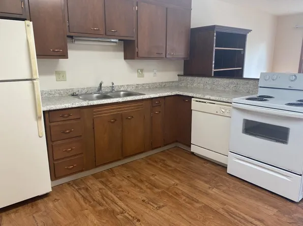 3917 Quebec St, Ames, IA 50014